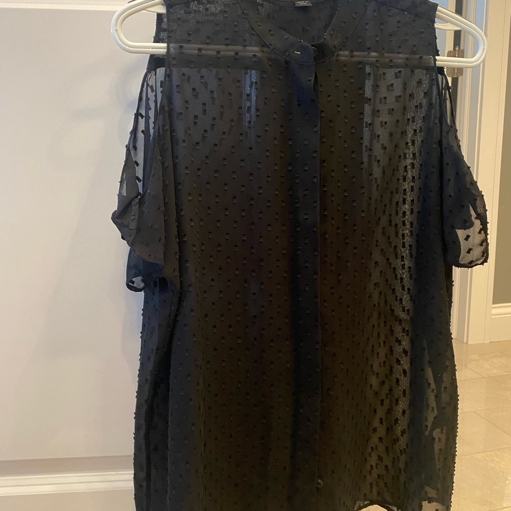 All saints irie cold shoulder blouse size medium 100%polyester
